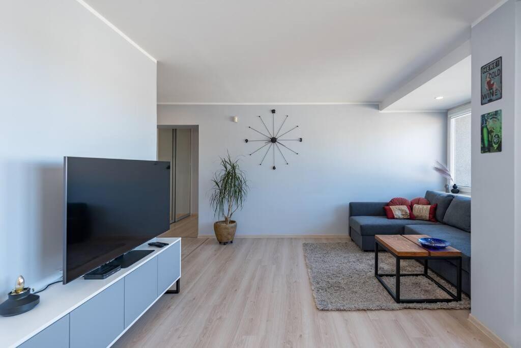 Central 2 Bd Apartment By Hostlovers Каунас Экстерьер фото